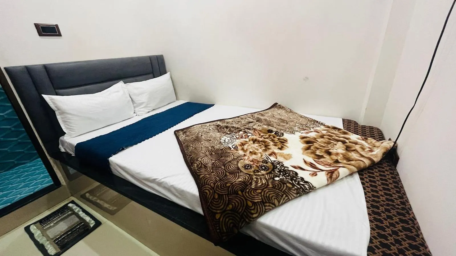 Neelkanth Pg House Varanasi